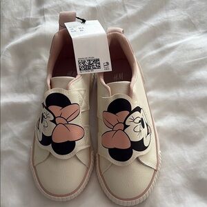 H&M NWT Size 12.5 Cream and Pink Minnie Mouse Sneakers